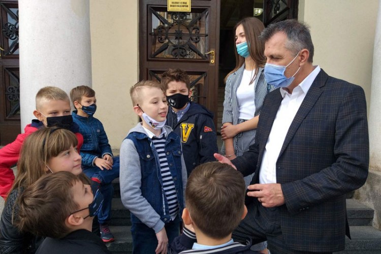 Кључеви града уручени ђацима ОШ ''Иван Горан Ковачић''
