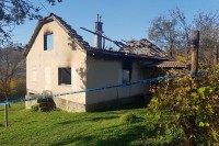 Повратнику Сави Билановићу у Бусовачи запаљена кућа: Двије деценије не живи слободно на свом огњишту