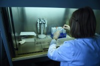 Preminulo pet osoba, virusom korona zaražena još 323 stanovnika Srpske