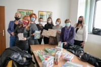 Актив жена СНСД-а у Бијељини уручили дидактичка средства основној школи у Великој Обарској