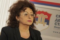 Sonja Karadžić Jovičević: Tabla sa imenom Radovana Karadžića znak zahvalnosti, nema veze sa politikom