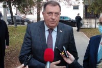 Dodik: Auto-put ka Srbiji prioritet republičkih planova