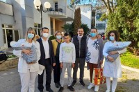 Градоначелник Требиња уручио поклоне за мајку и бебе Милојевић