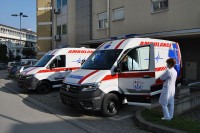 Oпштој болници у Зворнику уручена два санитетска возила вриједна 260.000 КМ