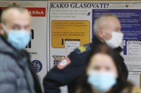 Policiji prijavljeno nekoliko incidenata na biralištima: Lupali kutije, pokušavali izborne prevare