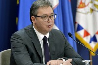 Vučić: Ljekari se bore za patrijarhov život