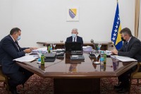Predsjedništvo BiH usvojilo izjavu: Puna spremnost za poštovanje Ustava BiH