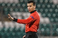 Slovak Glova sudi utakmicu između Genta i Crvene zvezde