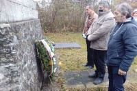 Равнице код Новог Града: Положени вијенци у знак сјећање на страдале цивиле