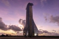 SpaceX припрема прототип Starship SN8 за нови тестни лет на висину од 15 километара