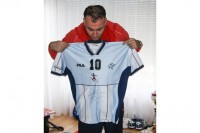 Banjalučki kolekcionar vlasnik jednog od najvrednijih komada tkanine: Maradona dao Vrhovcu dres sa posljednjeg meča