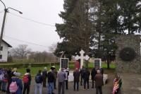У Горњим Подградцима код Градишке служен парастос за погинуле борце