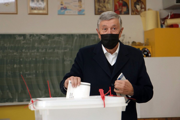 Небојша Радмановић