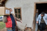 Котор Варош: Уручени хуманитарни пакети за сиромашне породице