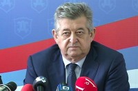 Mićo Mićić na respiratoru