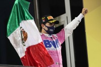 Prvenac Pereza na trci Formule 1 za Veliku nagradu Sakira