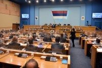 Partije postale usputna stanica za lične interese