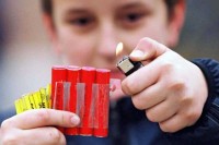 Омбудсман за дјецу: Упознати дјецу о опасностима пиротехнике