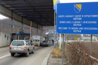 “Закључавање” у Србији могло би погоршати епидемиолошку слику у Српској: Гужве распламсавају корону