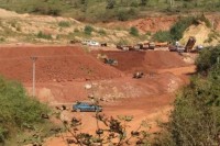 Подравање код Сребренице гуши прашина и смрад дивљих депонија