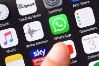 WhatsApp омогућио "custom" позадине за сваки чет