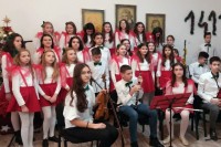 Хор зворничке Основне музичке школе наступа са пјесмом "Вјеруј у љубав"