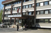 Лесковчанин због дугa напао суграђане који су прослављали крсну славу