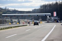 Неодговорни возачи празне складишта рампи