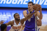 Poraz Sakramenta, Bjelica ubacio tri poena