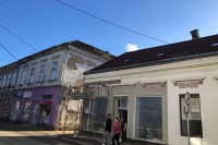 Kostajnici i Kozarskoj Dubici  400.000 KM za saniranje posljedica zemljotresa