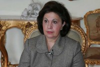 Принцеза Катарина Карађорђевић послала пакетиће дјеци у Србији и Српској