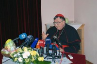 Кардинал Пуљић честитао Божић православним вјерницима