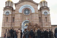 Бадњак свечано дочекан у храмовима