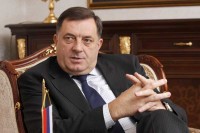 Dodik: Božićni praznici da nas podstaknu na ljubav i razumijevanje