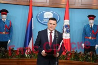 UKC-u Orden zastave sa zlatnim vijencem