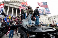 FBI upozorava na oružane proteste pred Bajdenovu inauguraciju