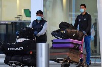 Navijači Đokoviću uljepšali dolazak u Australiju