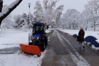 Стање на путевима: Коловози заснијежени, поледица и на планинама и у нижим крајевима