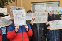 Још један бојкот испред ОШ "Бранко Радичевић": Траже стару учитељицу