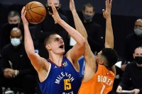 Sjajni Jokić donio pobjedu Denveru u utakmici protiv Finiksa