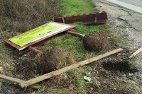 Шамац: Информативне табле по други пут на мети вандала