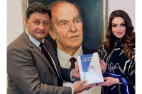 Hajriću na poklon Izetbegovićeva “Islamska deklaracija”