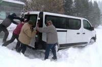 Због снијега забрањен саобраћај за теретњаке преко превоја Хан Поглед