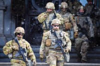 Američka vojska dobija novi izgled: Karmin za žene i lak za nokte za muškarce