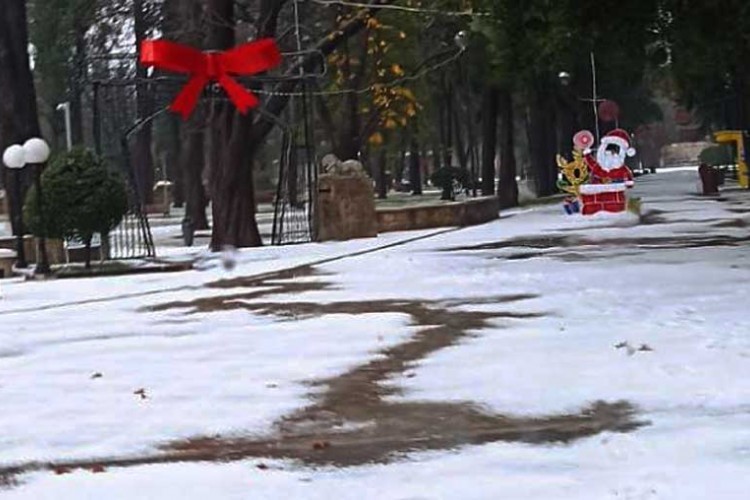 Невријеме са кишом, а онда и градом захватило је градско подручје Требиња
