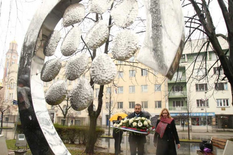 Српски званичници положили вијенце поводом 9. јануара - Дана Републике
