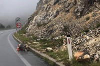 Стање на путевима: Потребан опрез због магле и одрона