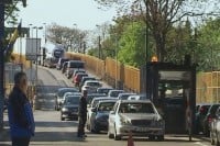 Појачан саобраћај на прелазима Градишка и Изачић