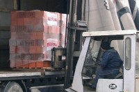 Стигла прва донација грађевинског материјала за обнову кућа у Козарској Дубици