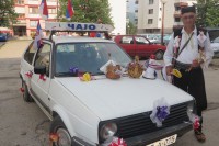 Рогатички чајо Момчило Момо Рајак има све мање посла: Оженио 118 момака, а ниједан се није развео